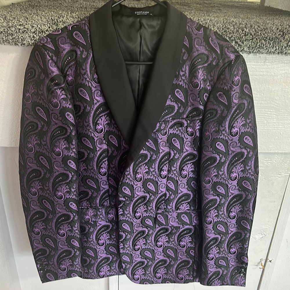 Purple and Black Paisley Sport Coat with Elegant Sheen